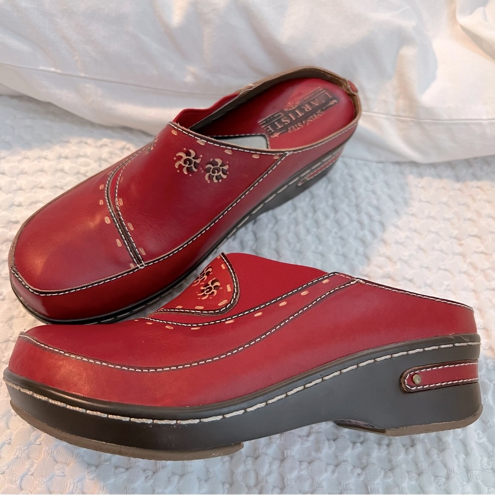 Sz 38 Red L’Artiste beautifully embellished leather clogs. $130 at DSW!